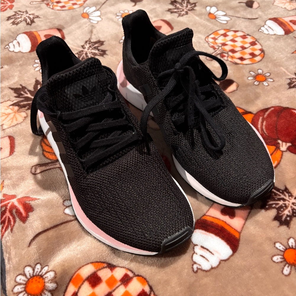 Adidas Women's Black and Pink Sneakers